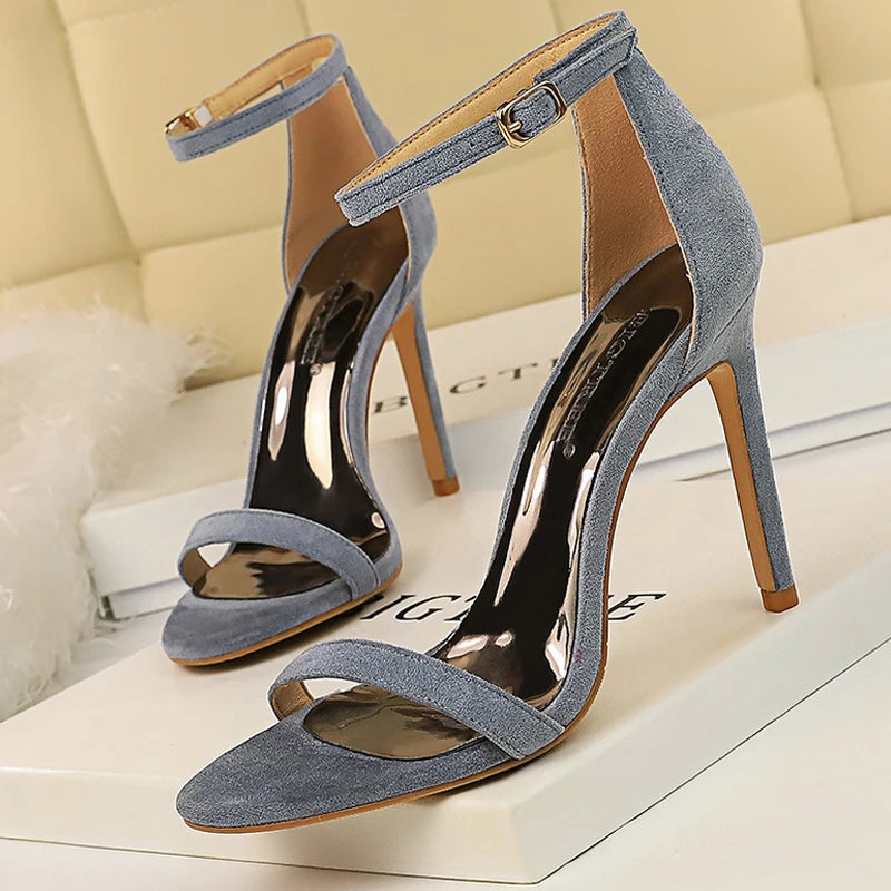 H311fe5851b714a4cb702aa95671391c0q - Uniquely Yours Designs