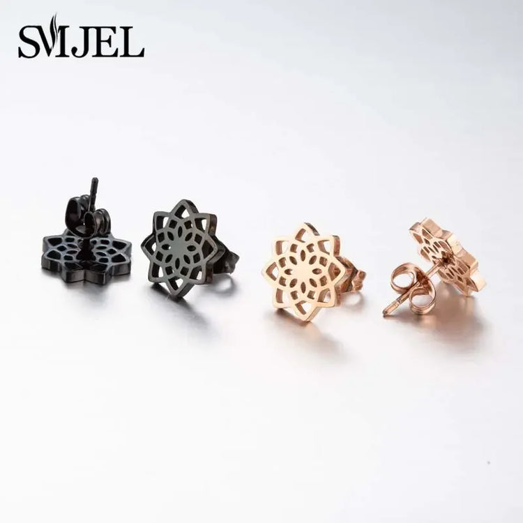 Elegant flower-shaped stud earrings in black and rose gold, perfect for unique style seekers